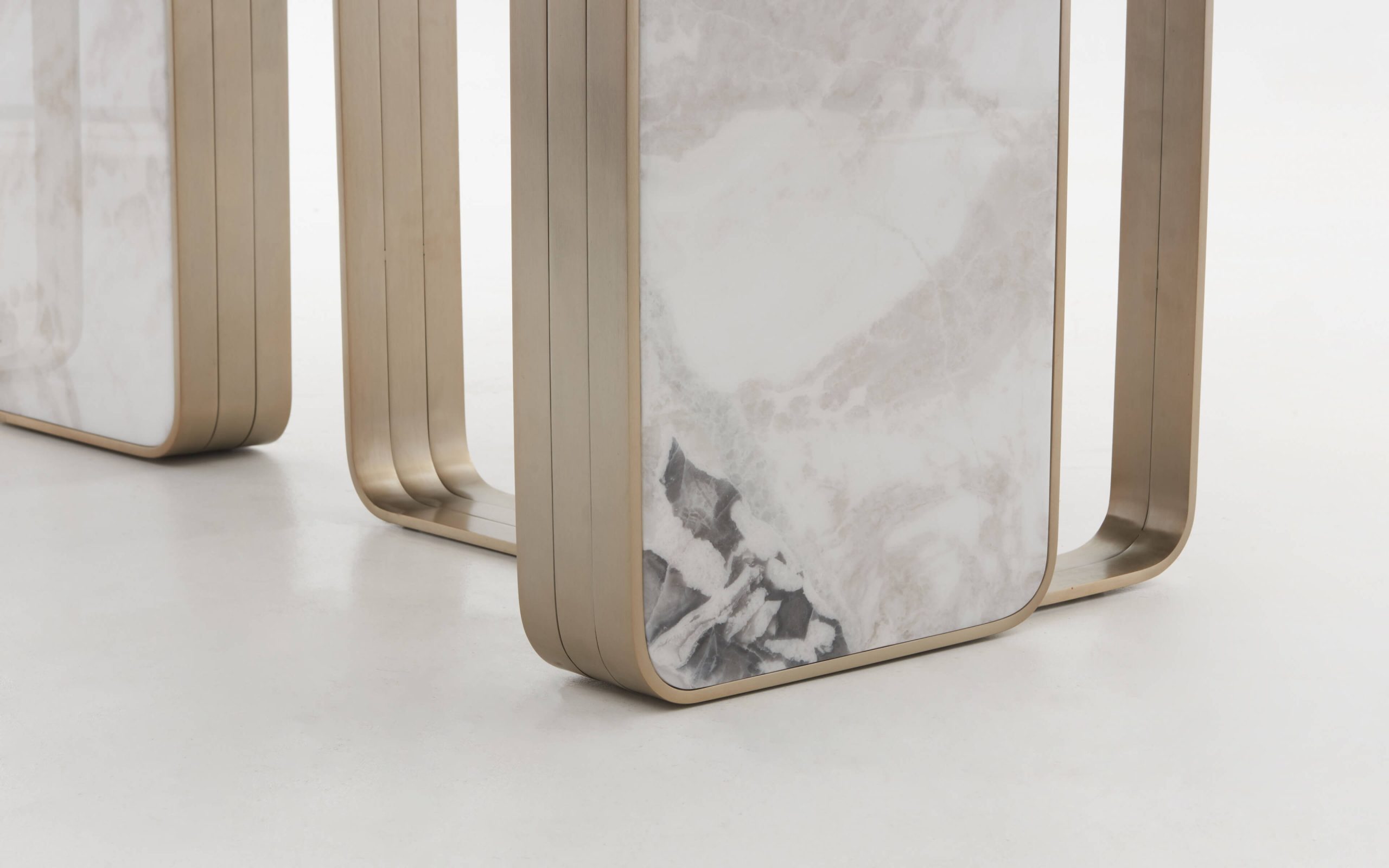 CAMDEN Dining Table