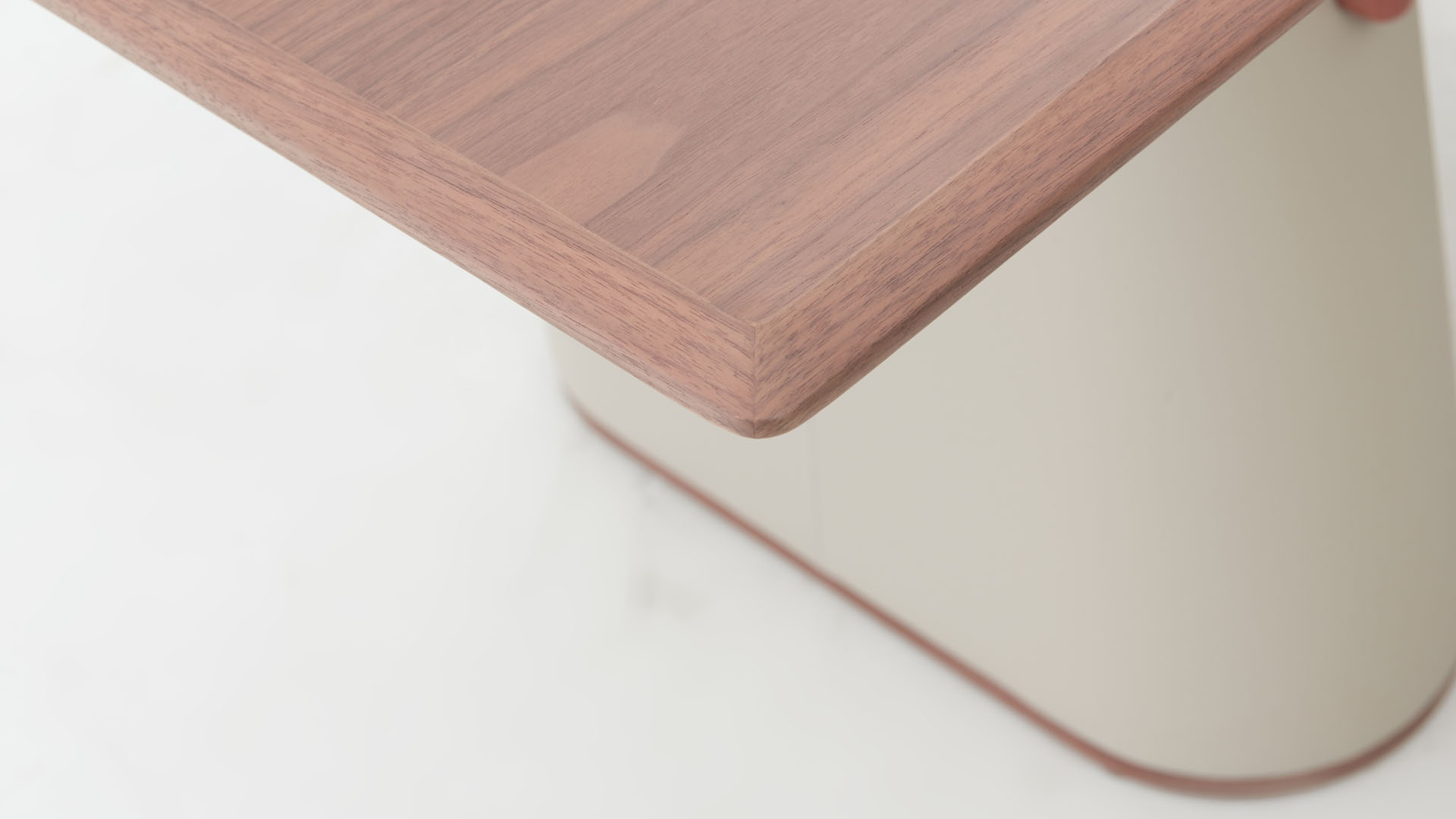 FANG Dining Table
