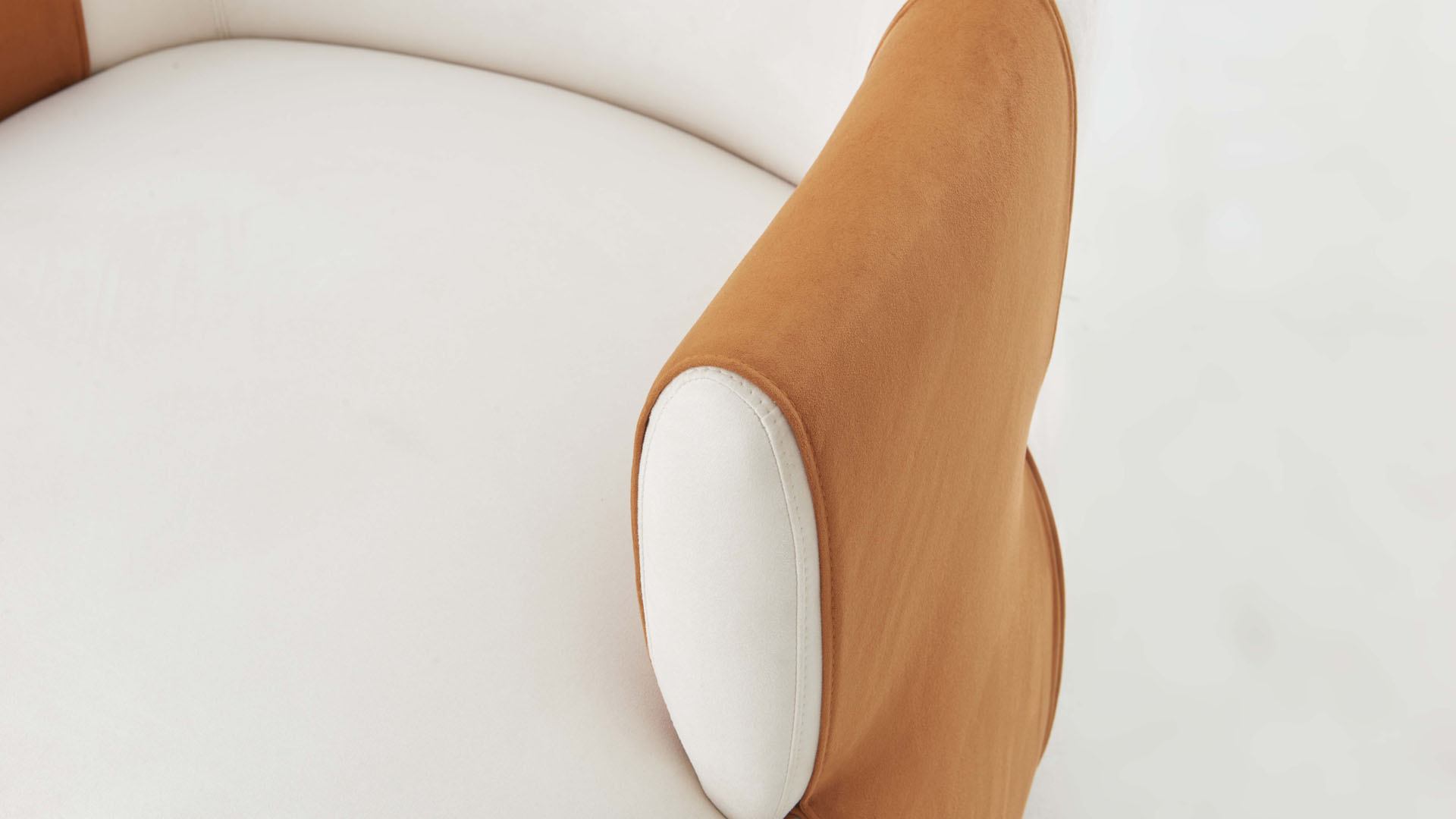 LARZIA Arm Chair